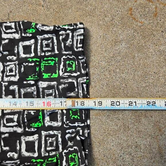 Vtg 80s 90s GECKO Abstract Geometric All Over Print Surf Shorts Youth Med USA - Picture 5 of 5